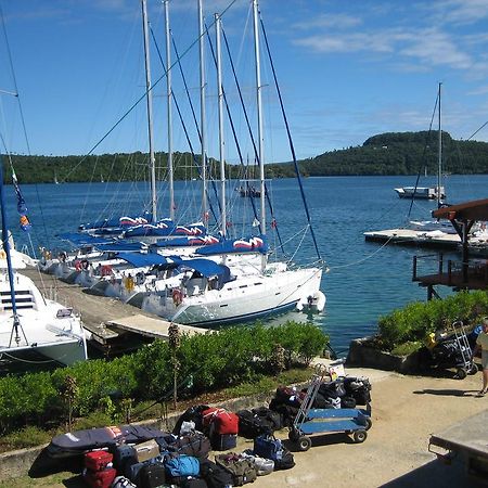 Boathouse Apartments Neiafu Bagian luar foto