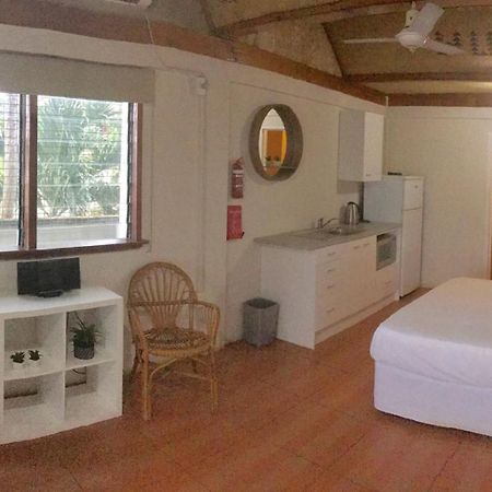 Boathouse Apartments Neiafu Bagian luar foto